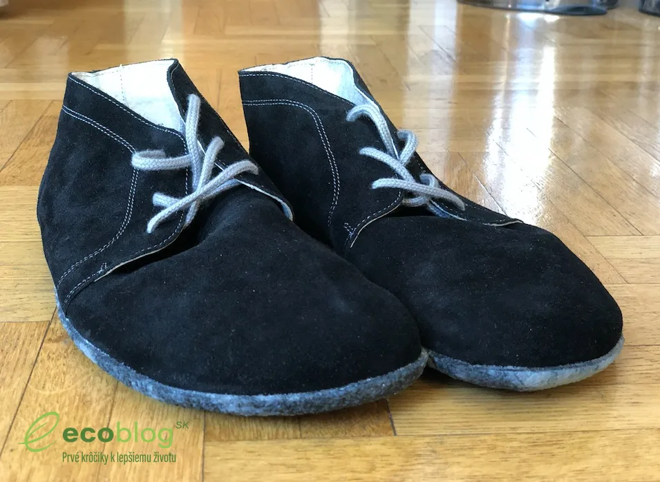 Ohyb flexibilnej barefoot topánky Be Lenka v ruke