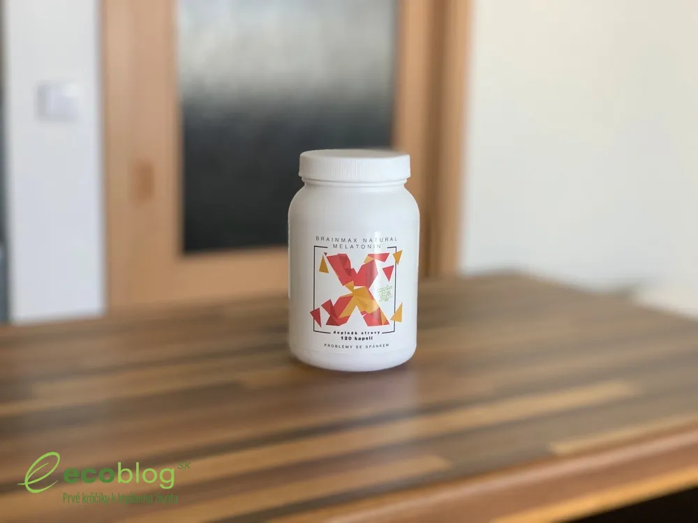 Full Spectrum CBD olej BrainMax na stole