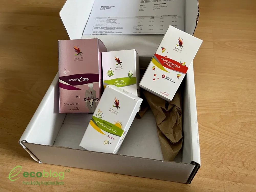 Ruka drží balenie Ashwagandha Extract od Carnium Botanicals