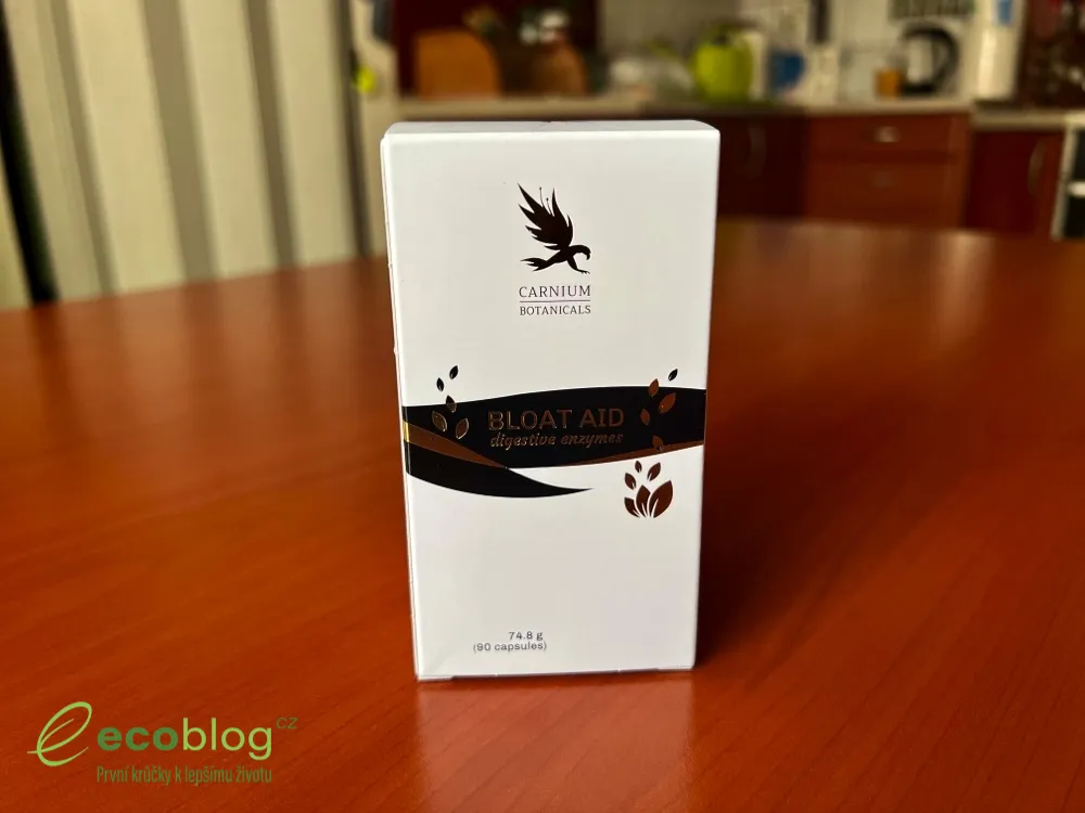 Krabička Bloat Aid od Carnium Botanicals s nápisom digestive enzymes