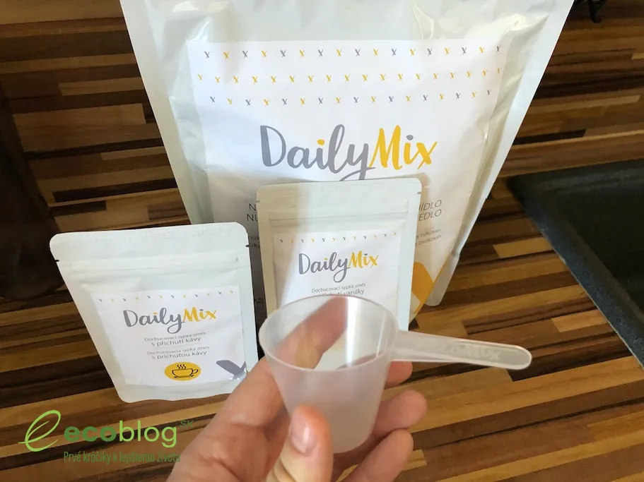 Príprava DailyMixu v shakeri, prášok a voda