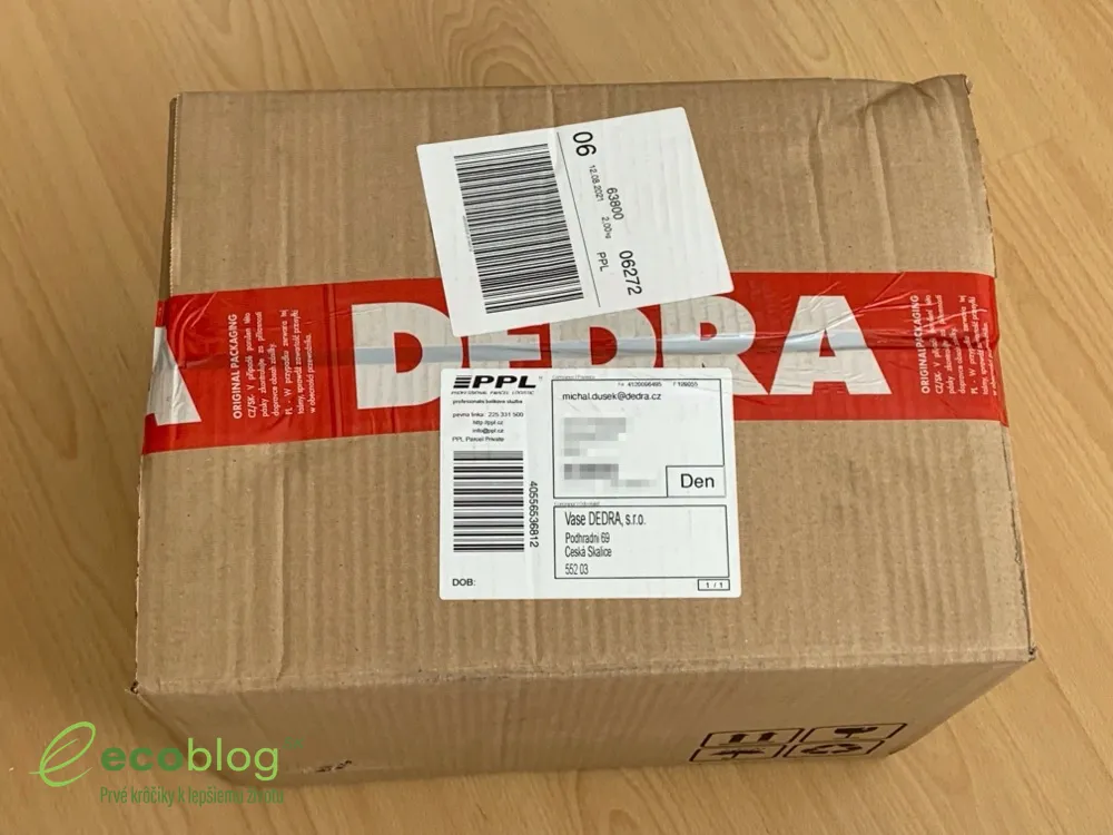 Doručená krabica s ekologickými produktmi Dedra pripravená na test