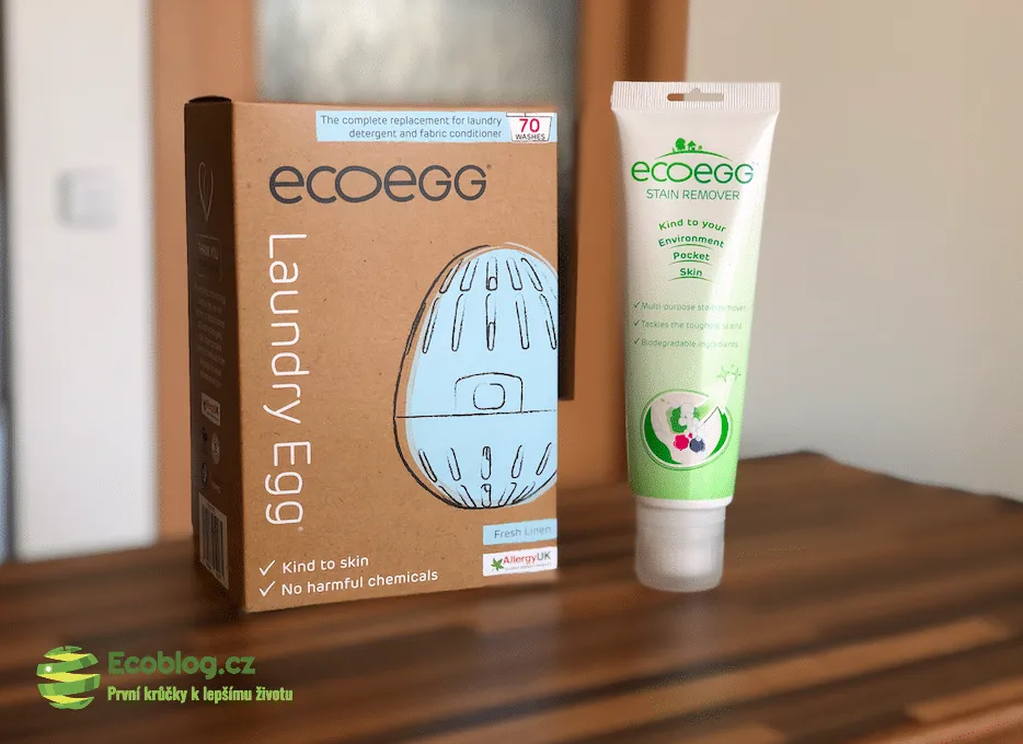 Pracie vajíčko Ecoegg a peletky vybalené z krabice pred testom