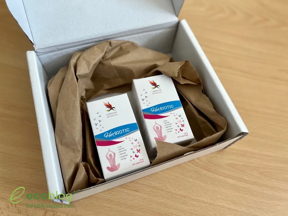 Kapsule Her Biotic od Carnium Botanicals pripravené na užitie