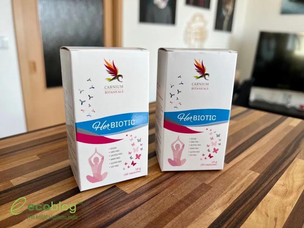 Žena s probiotikami Her Biotic od Carnium Botanicals