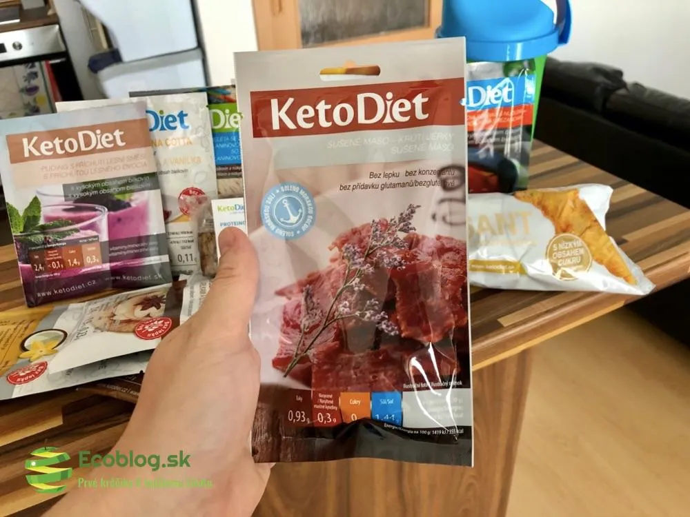 Kuracia proteínová polievka KetoDiet s rezancami