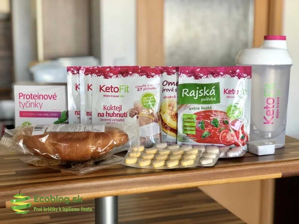 Rozbalený skúšobný balíček KetoFit so šiestimi druhmi keto jedál