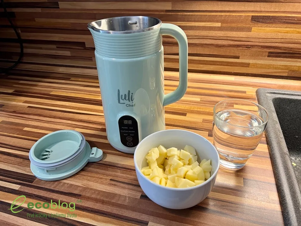 Rastlinné mlieko a smoothie pripravené v Luli Chef Midi