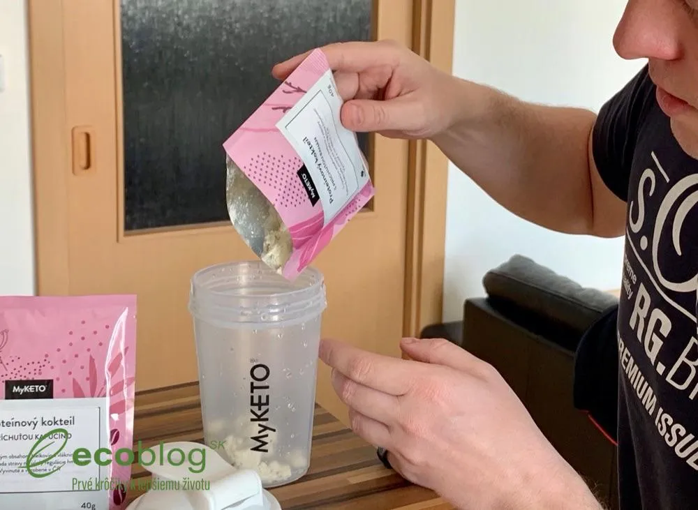 Pripravený proteínový koktail MyKETO ako súčasť dňa