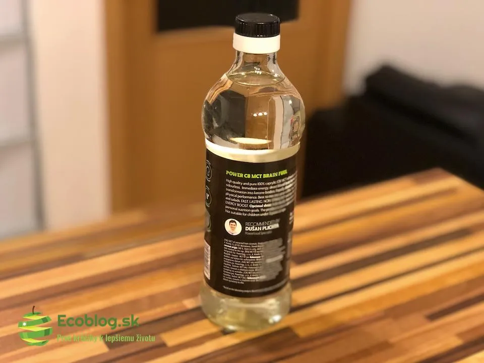 Powerlogy MCT C8 olej z pohľadu zblízka