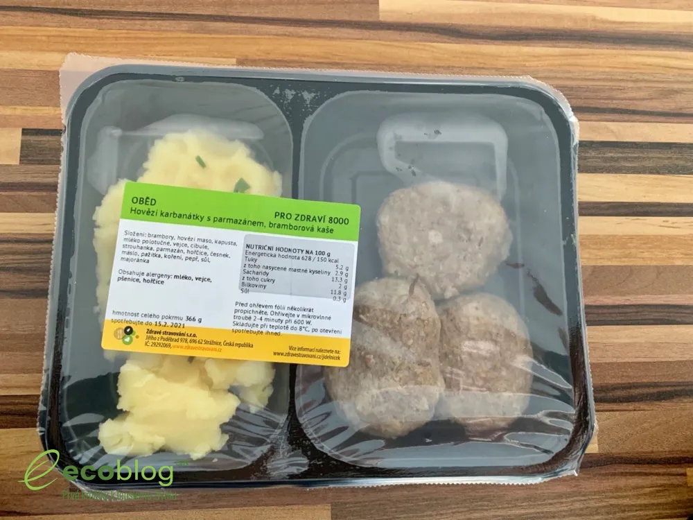 Rôznorodé vegánske jedlá z krabičkovej diéty